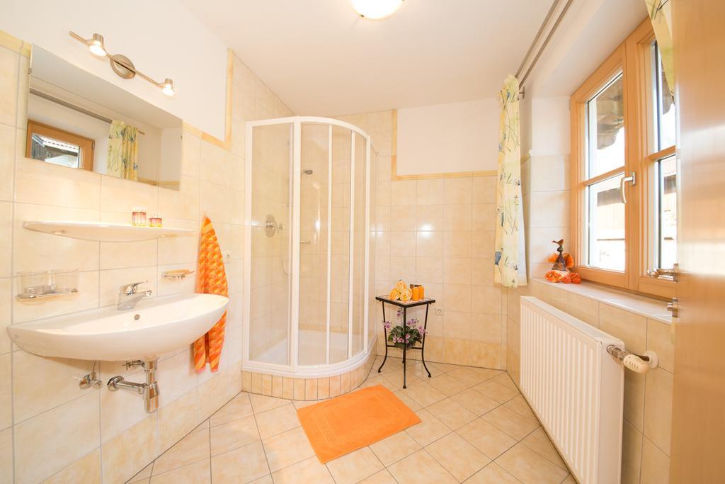 Bio-Bauernhof Einberghof Appartement Pfarrwerfen Kamer foto